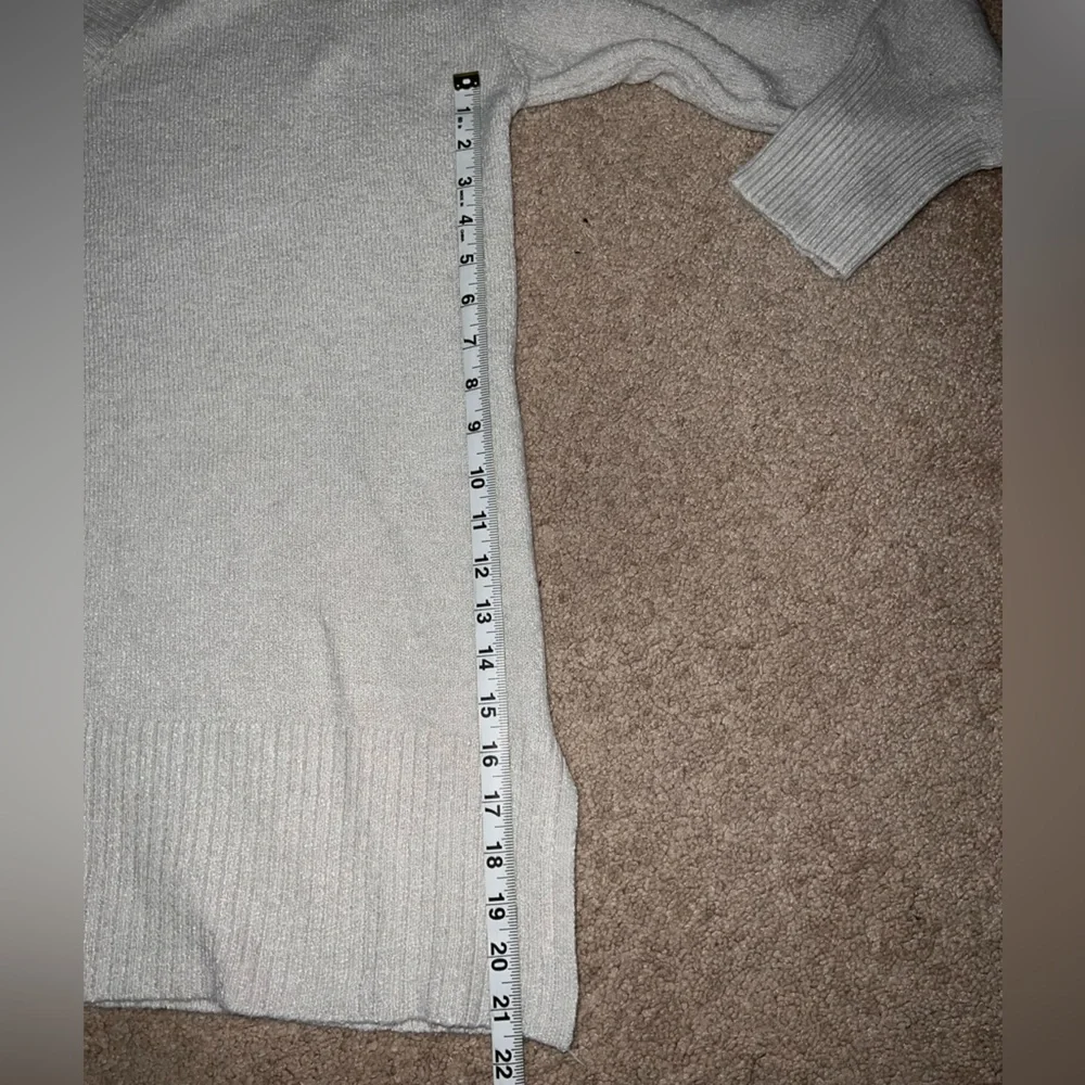 NWOT Womens XL V-Neck Sweater - Picture 4 of 6